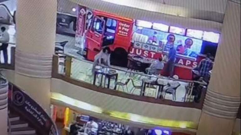 بالفيديو انتحار فتاة في سيتي ستارز من الدور السادس