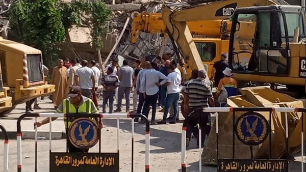 تفاصيل انهيار عقار النزهة مدينة نصر..والبحث عن المفقودين أسفل الأنقاض