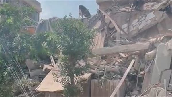 تفاصيل انهيار عقار النزهة مدينة نصر..والبحث عن المفقودين أسفل الأنقاض