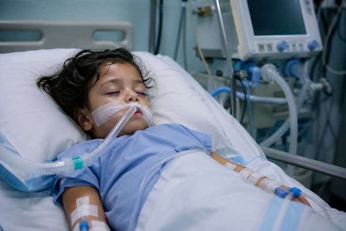تطورات الحالة الصحية للطفلة المصابة في واقعة الجيزة .. هل تجاوزت مرحلة الخطر ؟