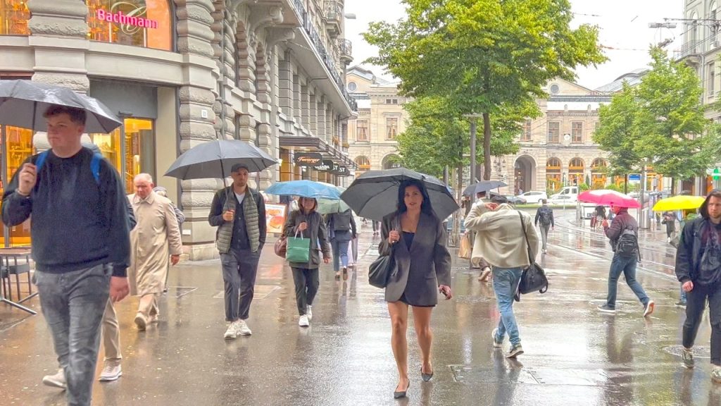 Zurich Rainy City Walk Bahnhofstrasse June 2026 🌧 ☔️ 4K Walking Tour Switzerland 🇨🇭
