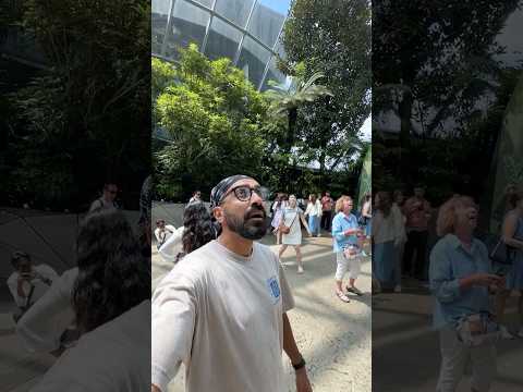 سنغافورة قررت تبهر العالم بشلال صناعى خيالى ✨ 2026