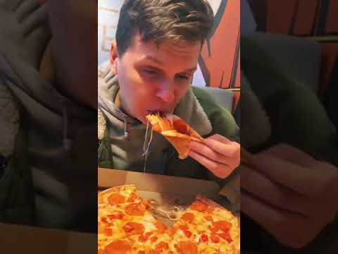 ‏‎أجمد بيتزا 🍕 كلتها في روسيا 🇷🇺 #طاهرمسافر 2026