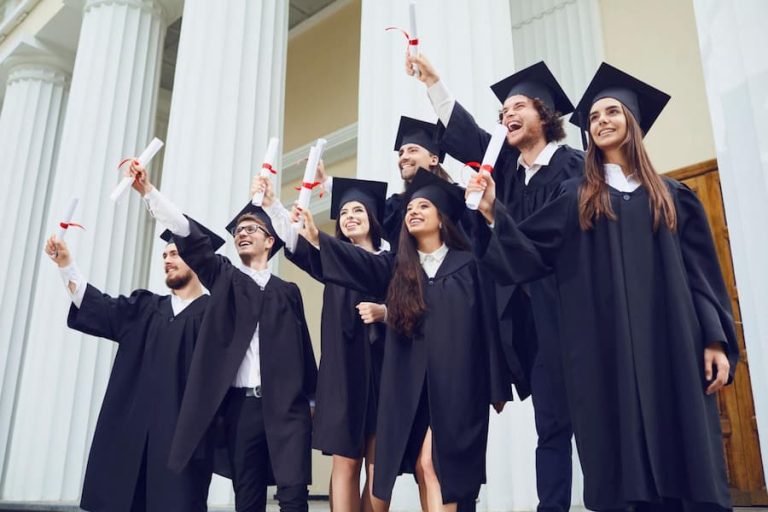 هل الجامعة البريطانية معترف بها ؟ الاعتماد الرسمي وفرص العمل بعد التخرج