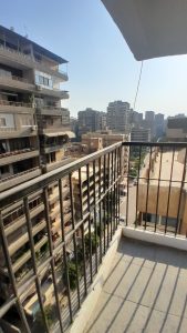 شقة للبيع بالمربع الذهبي مدينه نصر شارع الدكتور حسن ابراهيم متفرع من أول مكرم عبيد ناصيه مفكو حلون ٢٣٠ متر