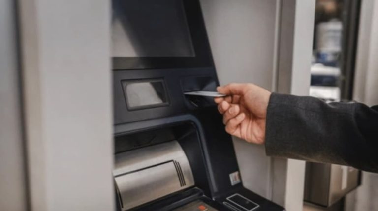 أماكن صرف المرتبات 2026.. البنك أم البريد أم ماكينات ATM؟