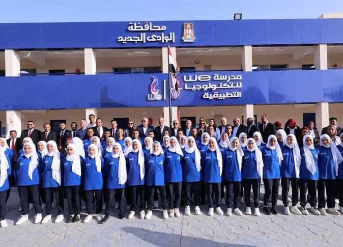 مدرسة WE للتكنولوجيا التطبيقية .. هل تستحق الالتحاق بها؟ المميزات، التخصصات وفرص العمل بعد التخرج
