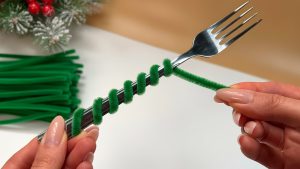كورس DIY Christmas Crafts: Wreaths, Trees, Gifts & Ornaments! Easy Holiday Decor & Santa Ideas from Everyday Materials. Get Inspired!