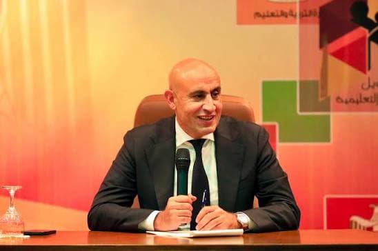 وزير التعليم يعلن منحة سفر إلى اليابان لـ10 طلاب من مختلف المحافظات