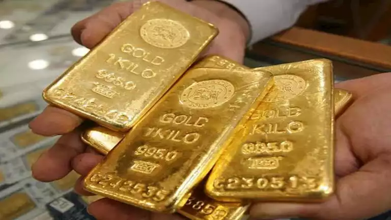 الذهب يهبط بقوة.. هل حان وقت الشراء أم الانتظار؟ 5 أسئلة قبل ما تدفع