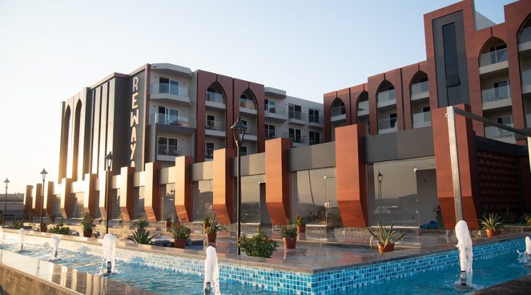 فندق رواية RWAYA HOTEL.. 592 غرفة للتعاقد مع شركات العمرة خلال الموسم